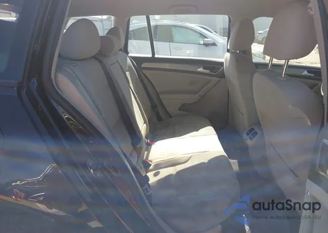 2016 Volkswagen Golf Sportwagen Tsi S 4-Door z USA, uszkodzony, nr VIN 3VWC17AU7GM502111